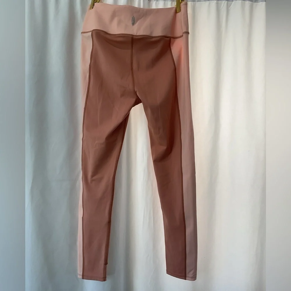 NWOT Strength and Lengthen Leggings - Picture 2 of 2